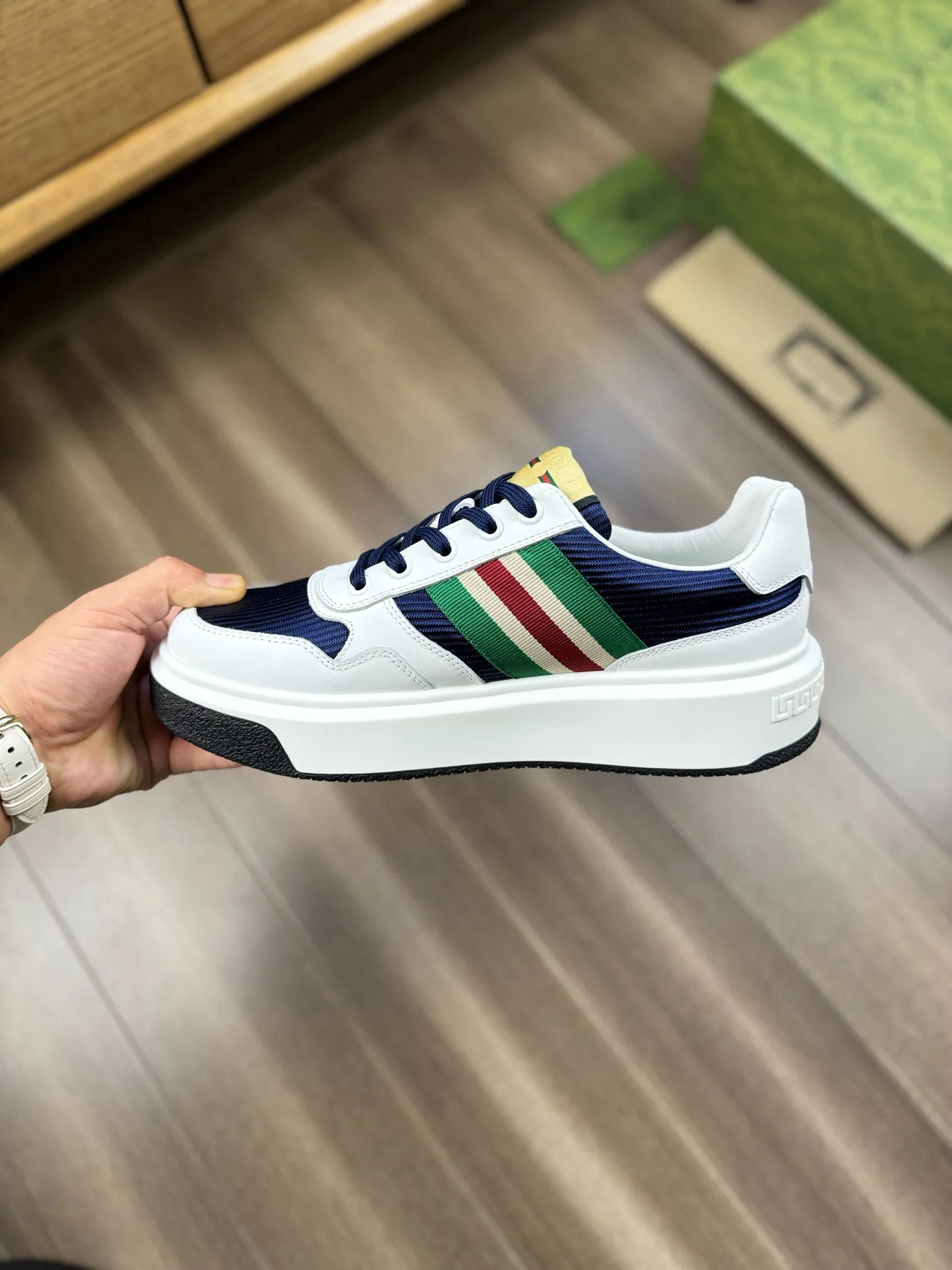 [Gucci] Gucci men's shoes 💰820💰 - High-end quality original order - Upper: 🔝Imported Nappa calfskin·Brand high mercerized cloth·Brand webbing -Inner: water-dyed cowhide, -Outsole: ultra-light T men's shoes💰U foam. Rubber; two-color molded outsole -Ultra-high quality control·Fine workmanship: highlighted (high-end·luxury·grade) -Size: 38-44 (45, can be customized)